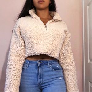 Warm & fluffy tan sweater❄️
